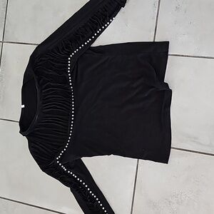 Detailed long sleeve black top